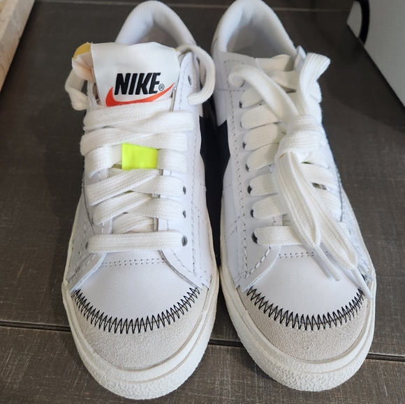 NIKE Blazer Low 77 - Picture 2 of 5